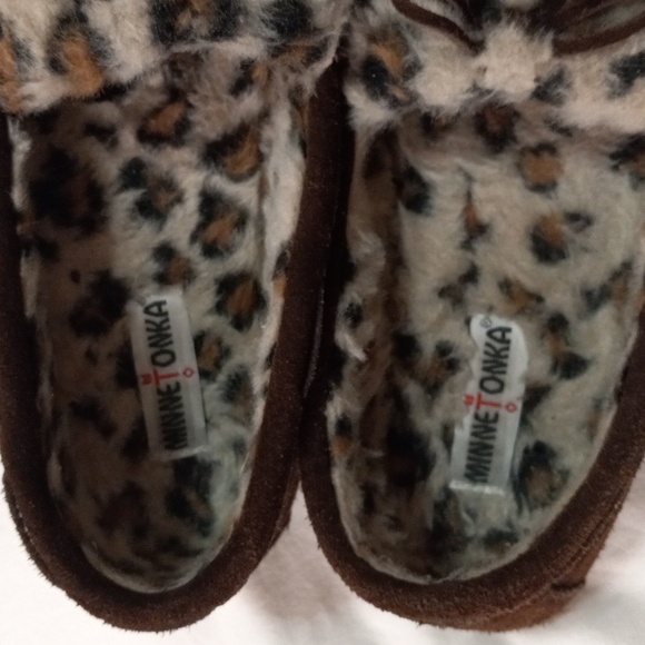 Minnetonka Suede Leather  Faux Fur Lined House Shoes 10 - Picture 2 of 5